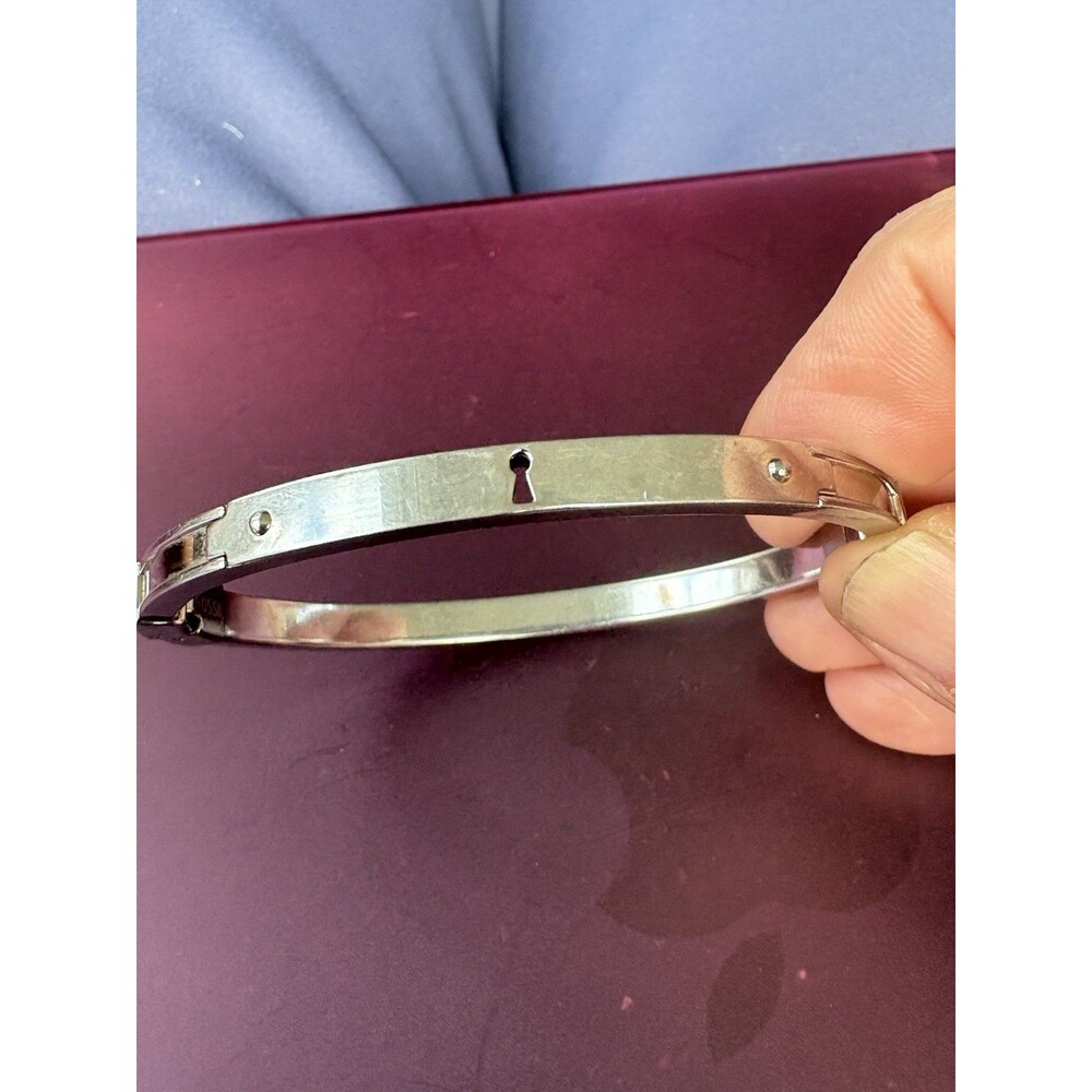 FOSSIL Bangle Bracelet Silver Tone Hinged Oval Skelton Key Hole